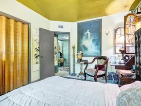 70 NE 152nd St, Miami FL 33162