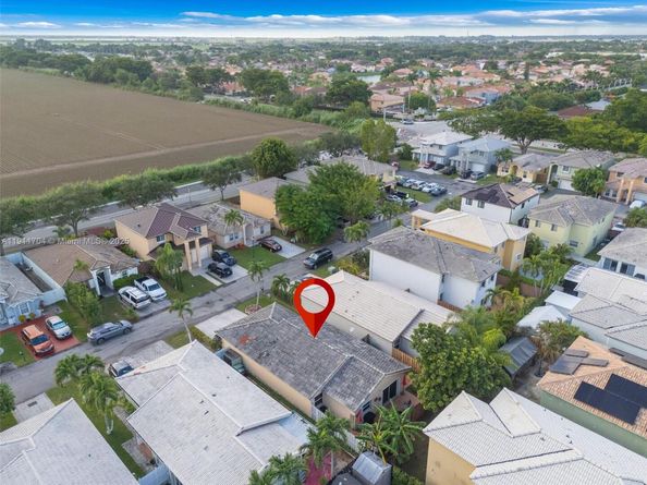 10523 SW 161st Pl, Miami FL 33196