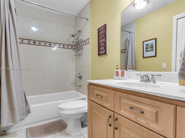 10523 SW 161st Pl, Miami FL 33196