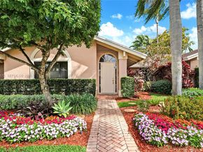 2011 NE 211th Ter, Miami FL 33179