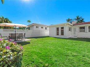 5371 N Bay Rd, Miami Beach FL 33140