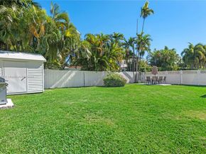 5371 N Bay Rd, Miami Beach FL 33140