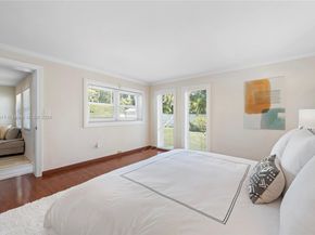5371 N Bay Rd, Miami Beach FL 33140
