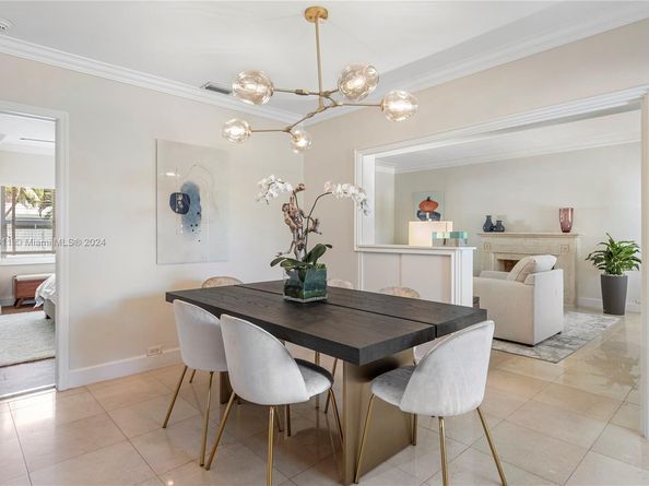 5371 N Bay Rd, Miami Beach FL 33140
