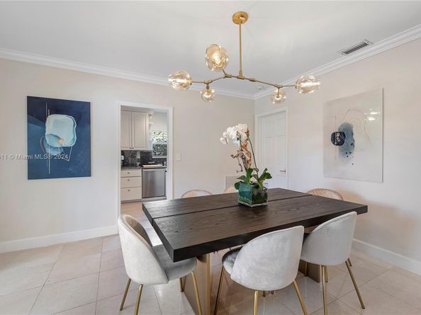 5371 N Bay Rd, Miami Beach FL 33140