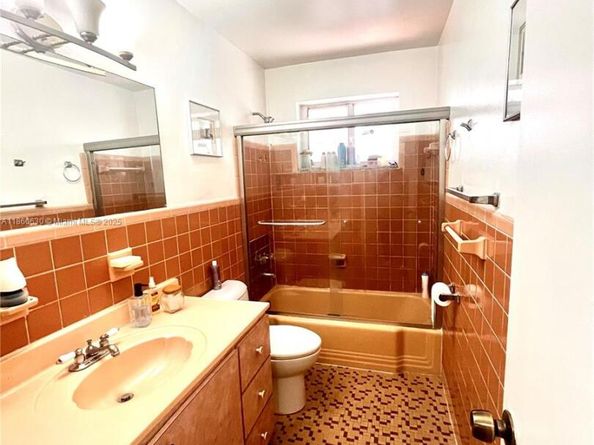 1801 NW 81 Terr, Miami FL 33147