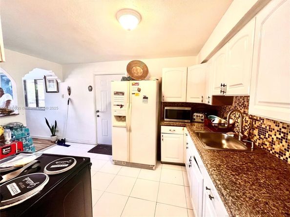 1801 NW 81 Terr, Miami FL 33147