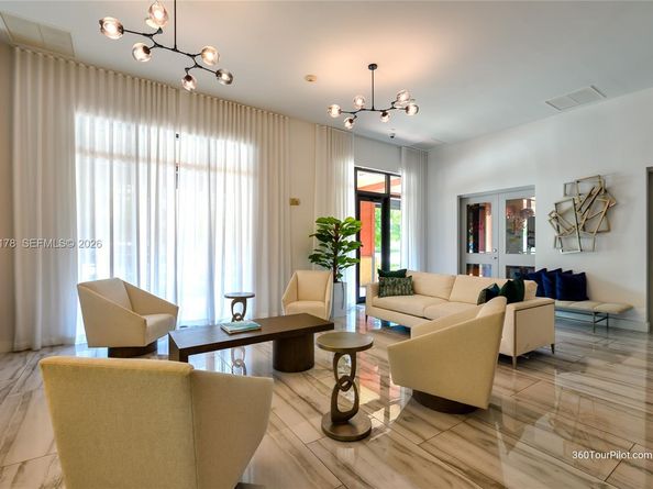 110 N Federal Hwy 905, Fort Lauderdale FL 33301