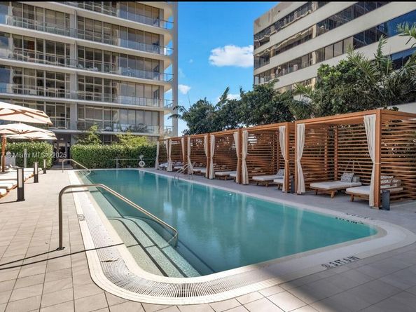 2678 Tigertail 1009, Miami FL 33133