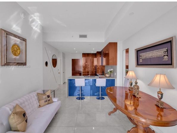 2678 Tigertail 1009, Miami FL 33133