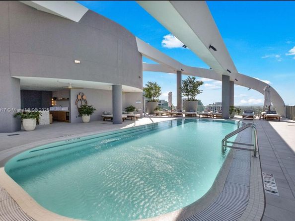 2678 Tigertail 1009, Miami FL 33133