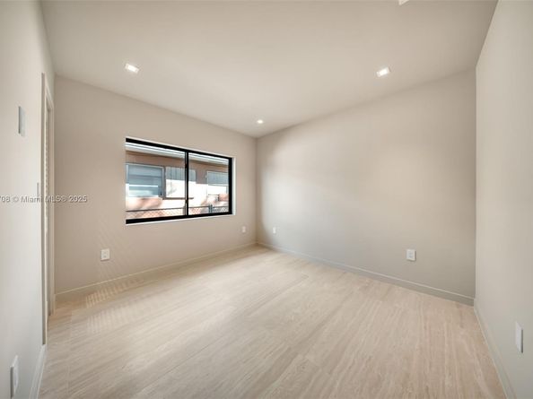 2625 SW 32nd Ct, Miami FL 33133