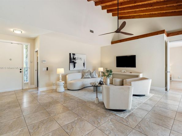 8001 Royal Palm Cir 57, Tamarac FL 33321