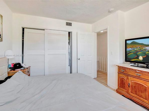 5960 NE 5th Ct 2, Miami FL 33137