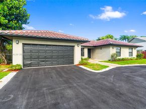 1005 NW 99th Ave, Plantation FL 33322