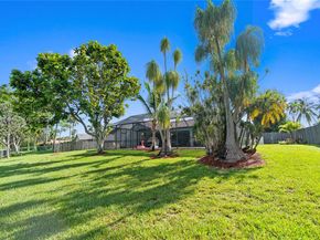 1005 NW 99th Ave, Plantation FL 33322