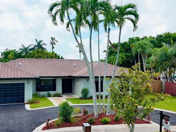 1005 NW 99th Ave, Plantation FL 33322