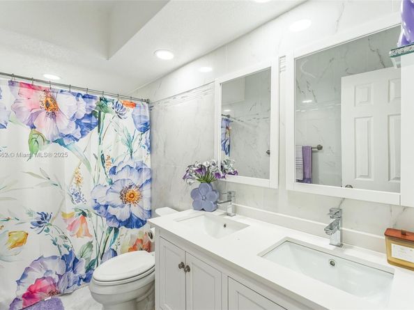 5706 S Travelers Palm Ln, Tamarac FL 33319