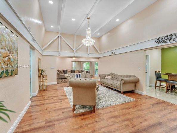 5706 S Travelers Palm Ln, Tamarac FL 33319