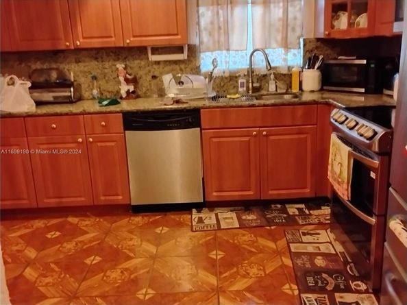 20620 NW 34th Ave, Miami Gardens FL 33056