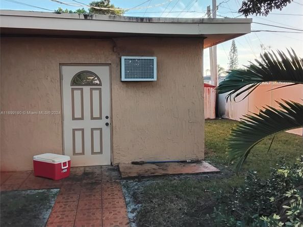 20620 NW 34th Ave, Miami Gardens FL 33056