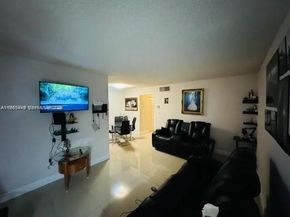 1840 Dewey St 103, Hollywood FL 33020