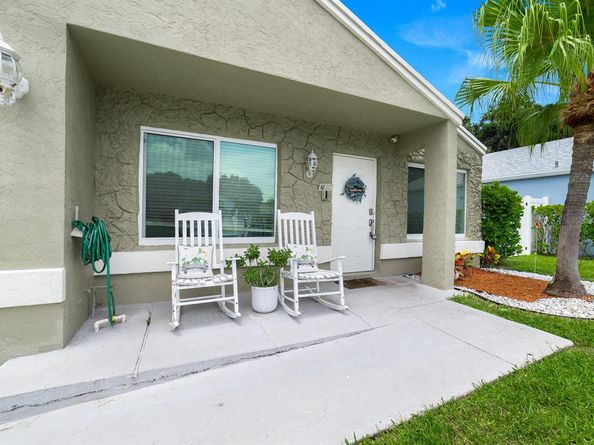 7 Cardiff Way, Boynton Beach FL 33426