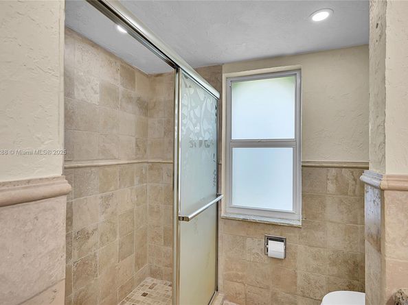 524 Muirfield Dr, Atlantis FL 33462