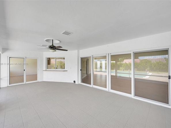 524 Muirfield Dr, Atlantis FL 33462