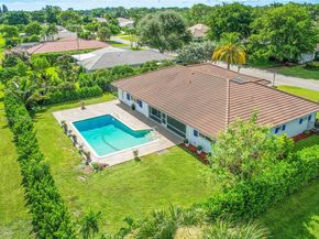 524 Muirfield Dr, Atlantis FL 33462