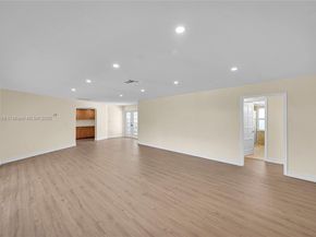 524 Muirfield Dr, Atlantis FL 33462