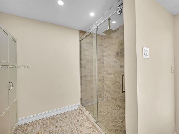 524 Muirfield Dr, Atlantis FL 33462