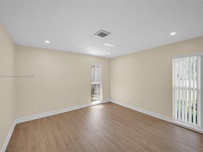 524 Muirfield Dr, Atlantis FL 33462