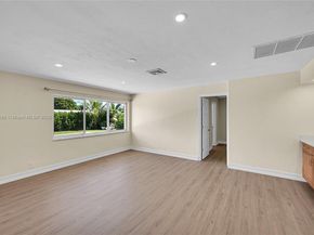 524 Muirfield Dr, Atlantis FL 33462