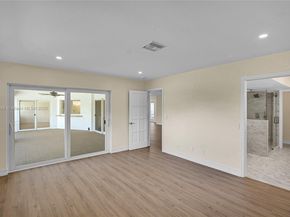524 Muirfield Dr, Atlantis FL 33462