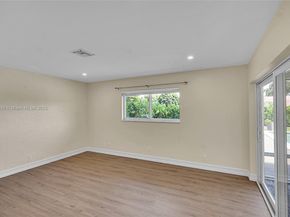 524 Muirfield Dr, Atlantis FL 33462