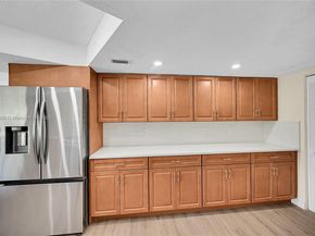 524 Muirfield Dr, Atlantis FL 33462