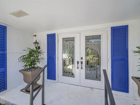 524 Muirfield Dr, Atlantis FL 33462