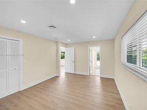 524 Muirfield Dr, Atlantis FL 33462