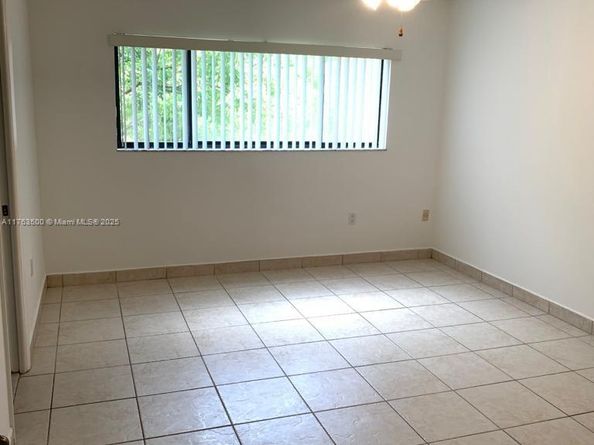8520 SW 133rd Ave Rd 302, Miami FL 33183