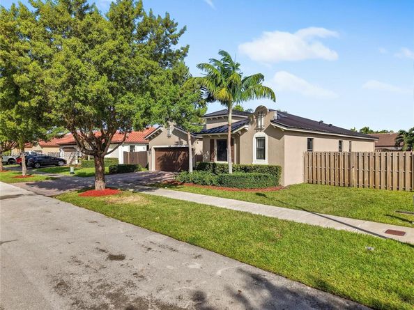 15305 SW 173rd St, Miami FL 33187