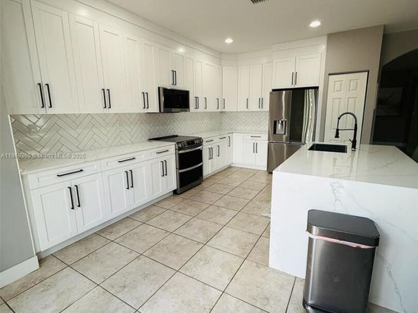 15305 SW 173rd St, Miami FL 33187