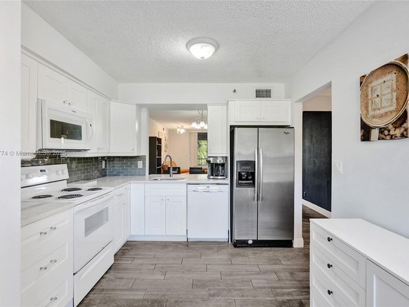 4570 NW 18th Ave 202, Deerfield Beach FL 33064