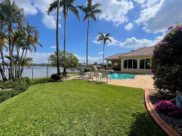 3308 Islewood Ave, Weston FL 33332