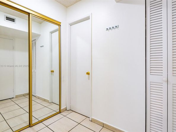 1750 NE 191st St 7082, Miami FL 33179