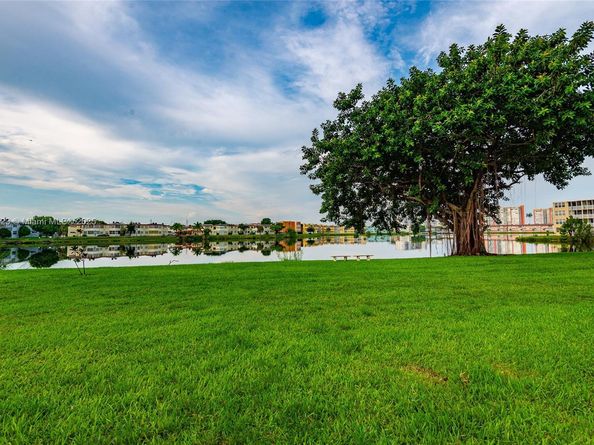 1750 NE 191st St 7082, Miami FL 33179