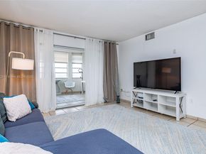 1750 NE 191st St 7082, Miami FL 33179