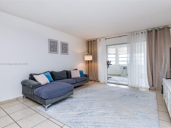 1750 NE 191st St 7082, Miami FL 33179