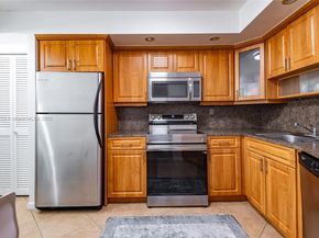 1750 NE 191st St 7082, Miami FL 33179