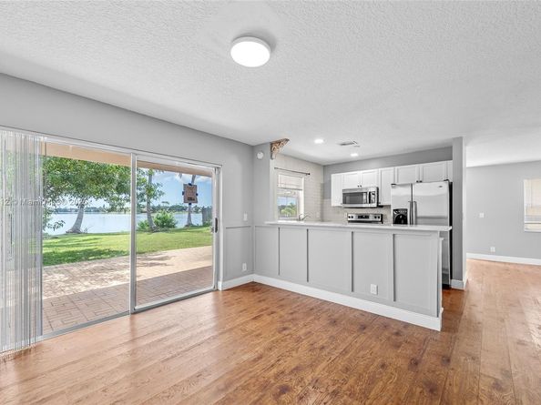 3226 W Buena Vista Dr, Margate FL 33063